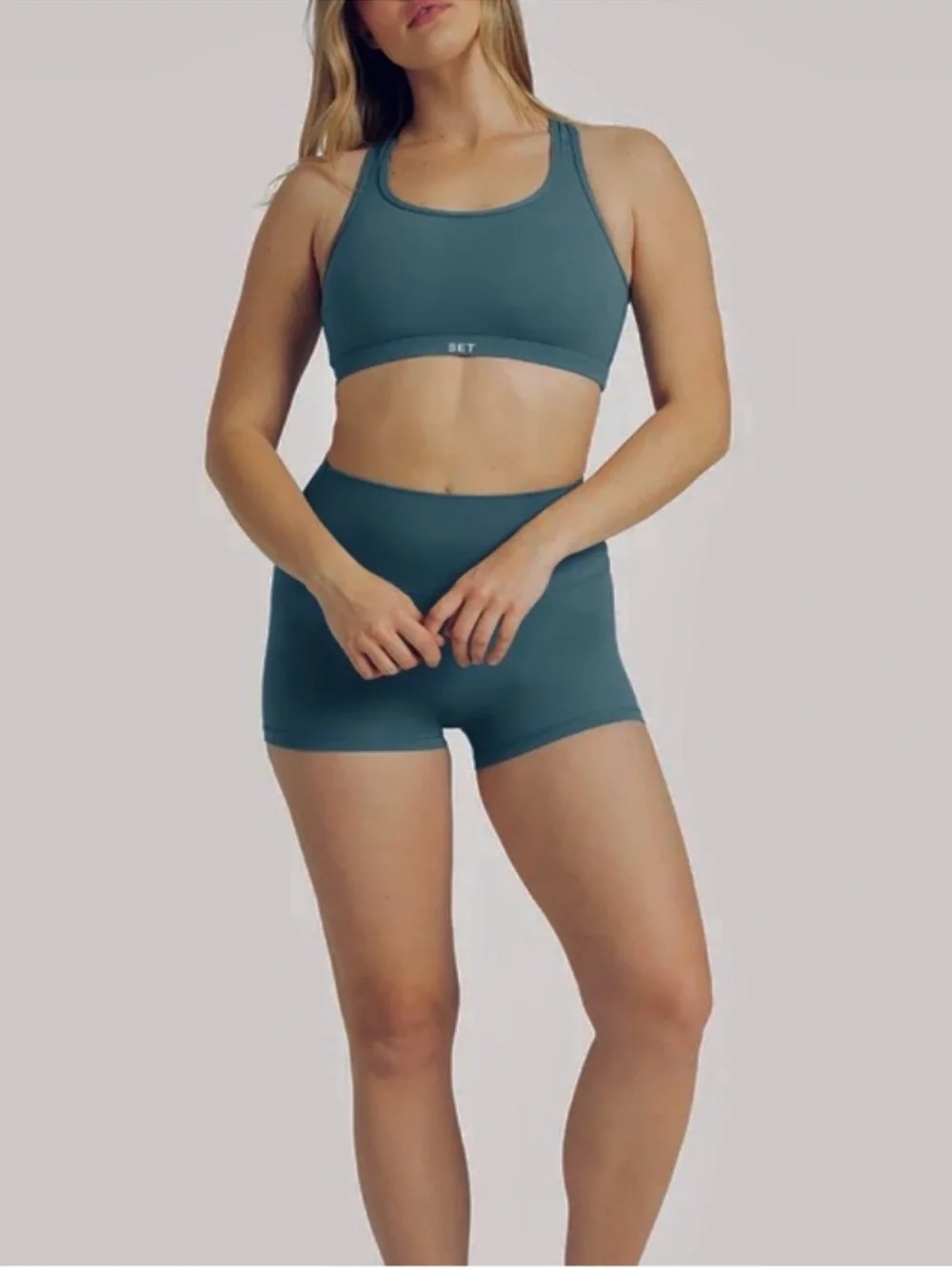 🆕-Set Active- Form Cloud Matching Set Biker Shorts & Sports Bra in Agave. Sm/Med